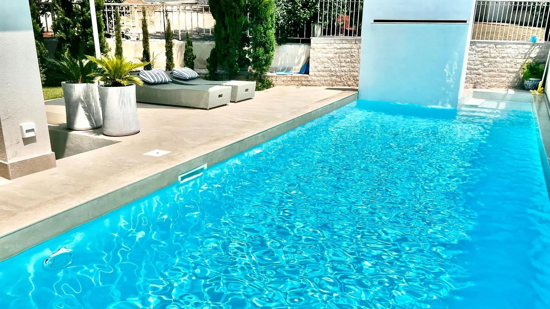 Panorama Hills Villa With Pool 테살로니키