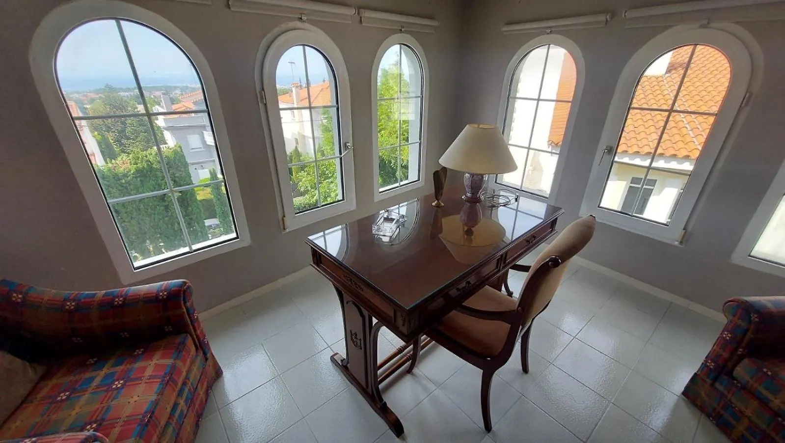 Panorama Hills Villa With Pool 테살로니키